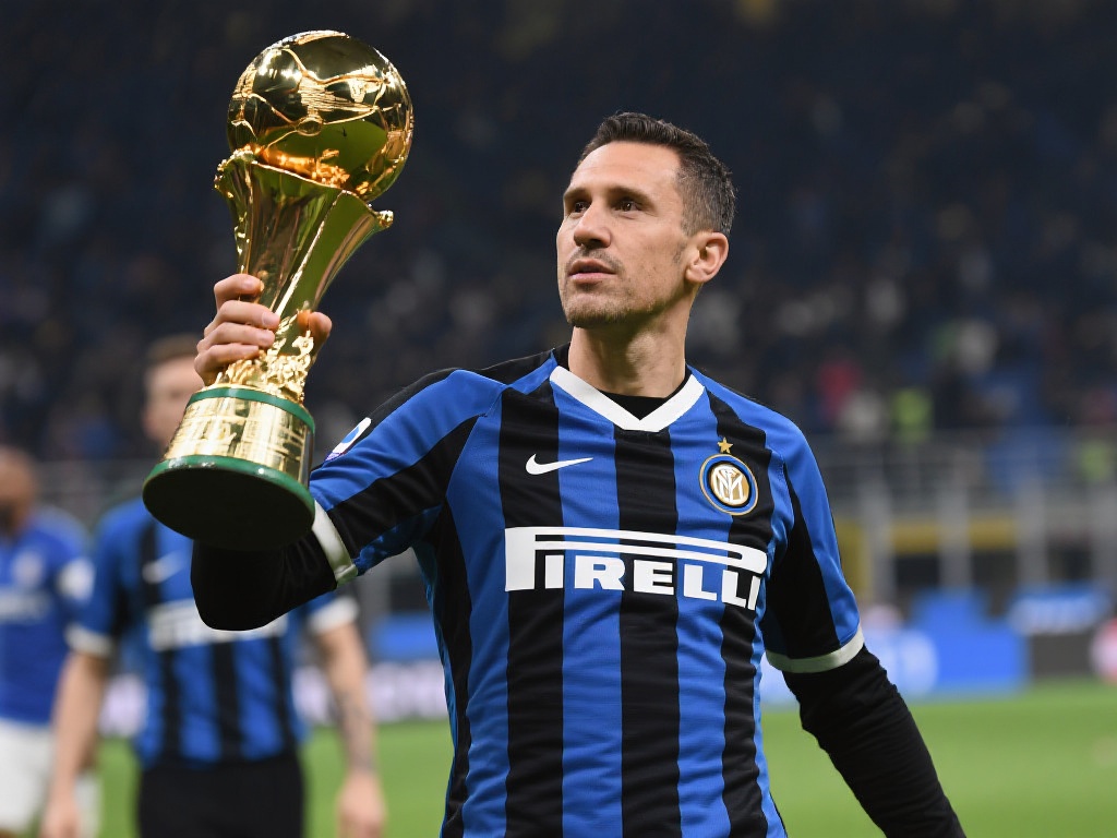 尽管苏宁的长期规划获得了部分认可，但米兰体育界对其